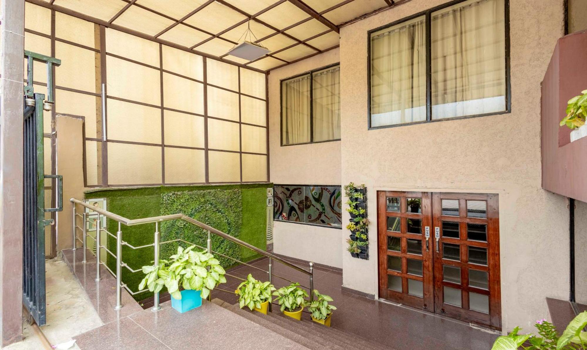 Hotel Treebo Maurice Baddi Exterior foto